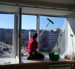 Мытье окон в однокомнатной квартире Жуков